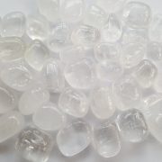 Highly polished Calcite stone size 20-30 mm.