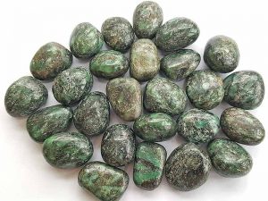 Highly polished Mica Green Chromium tumble stone size 20-30 mm.