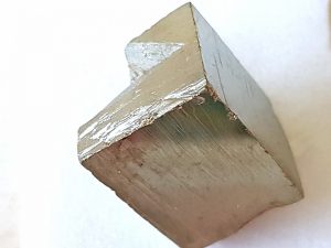 A shiny cube of Pyrite 20 mm x 15 mm Being a natural product this crystal may have natural blemishes and vary in colour. www.naturalhealingshop.co.uk based in Nuneaton for crystals, spiritual healing, meditation, relaxation, spiritual development,workshops.