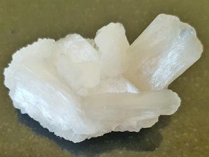 Stilbite cluster approx size 40 x 30 mm Being a natural product this crystal may have natural blemishes and vary in colour and banding. www.naturalhealingshop.co.uk based in Nuneaton for crystals, spiritual healing, meditation, relaxation, spiritual development,workshops.