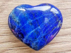 Highly polished Lapis Lazuli heart approx 30 mm.