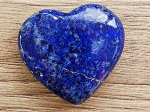 Highly polished Lapis Lazuli heart approx 30 mm.