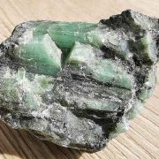 Emerald approx 45 x 35 x 25 mm Being a natural product this crystal may have natural blemishes and vary in colour. www.naturalhealingshop.co.uk based in Nuneaton for crystals, spiritual healing, meditation, relaxation, spiritual development,workshops.