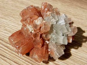 Aragonite approx sizes 35 x 30 x 25 mm Being a natural product this crystal may have natural blemishes and vary in colour and banding. www.naturalhealingshop.co.uk based in Nuneaton for crystals, spiritual healing, meditation, relaxation, spiritual development,workshops.