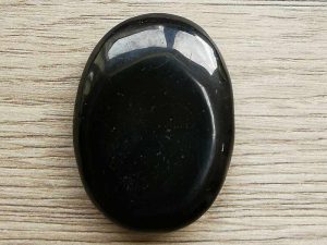 Highly polished Shungite thumb stone 40 x 30 mm. The thumb stones have been designed to have a pleasing feel with the highest quality finish. They are shaped to fit beautifully between the thumb and fingers. Being a natural product these stones may have natural blemishes and vary in colour and banding. www.naturalhealingshop.co.uk based in Nuneaton for crystals, spiritual healing, meditation, relaxation, spiritual development,workshops.